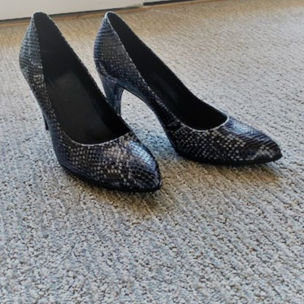 size 7 ECCO shoes
